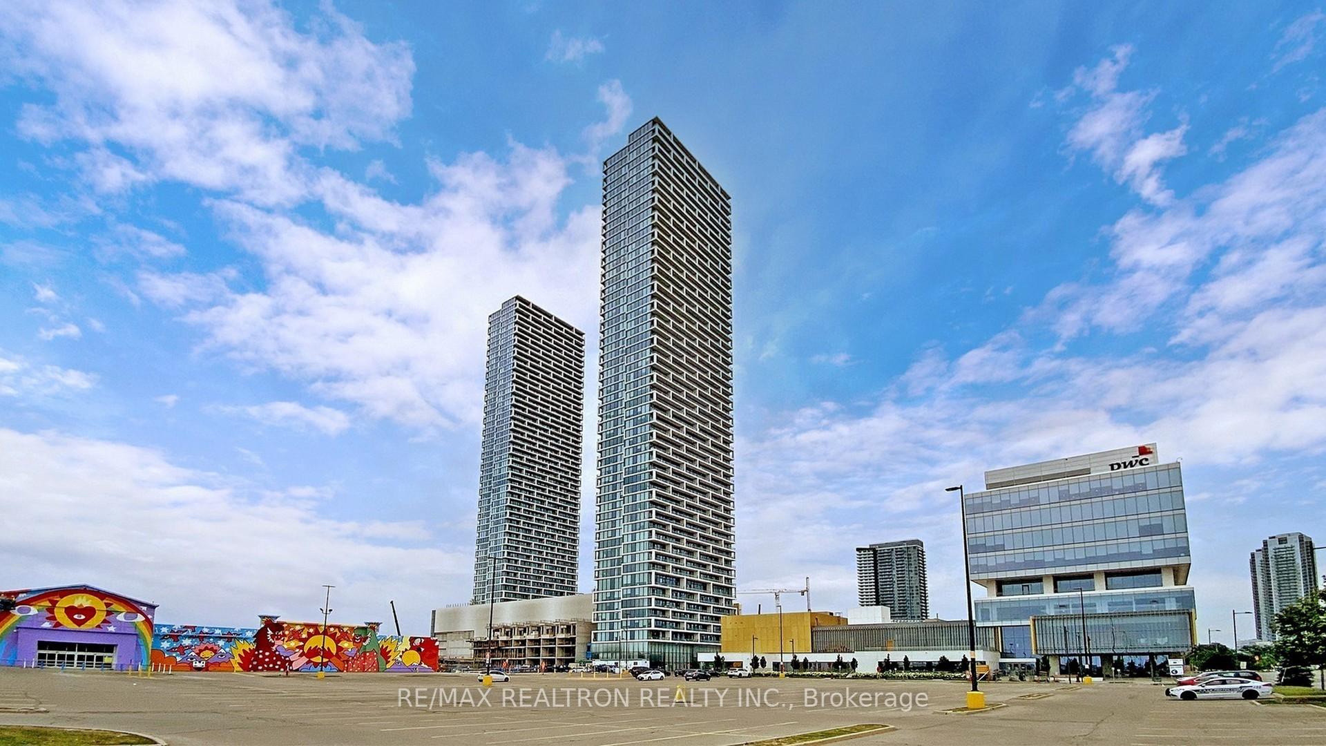 2 Bedrooms Condo at 5 Buttermill, Vaughan For sale