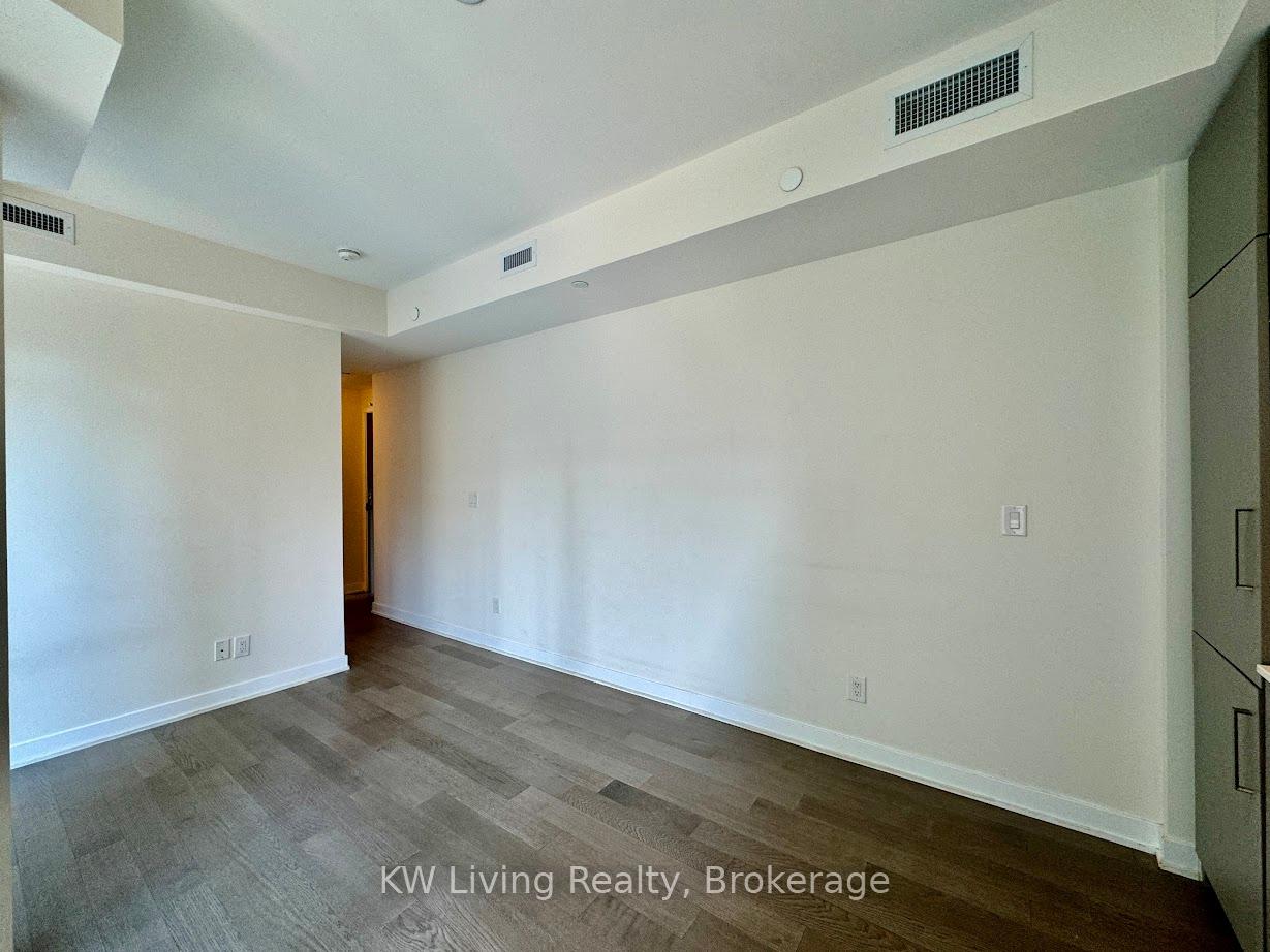 1 Bedroom Condo at 17 Dundonald,  Toronto For sale