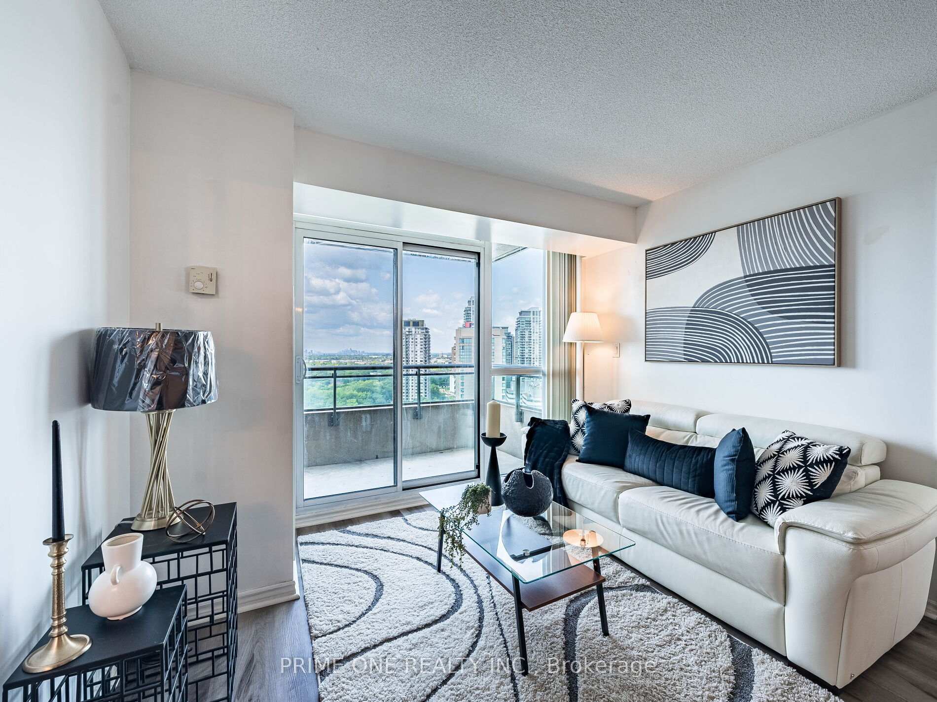 2 Bedrooms Condo at 88 Grangeway, Toronto For sale