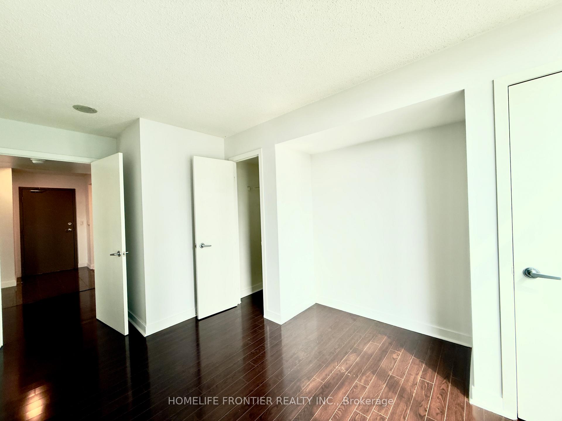 2 Bedrooms Condo at 381 Front, Toronto For sale