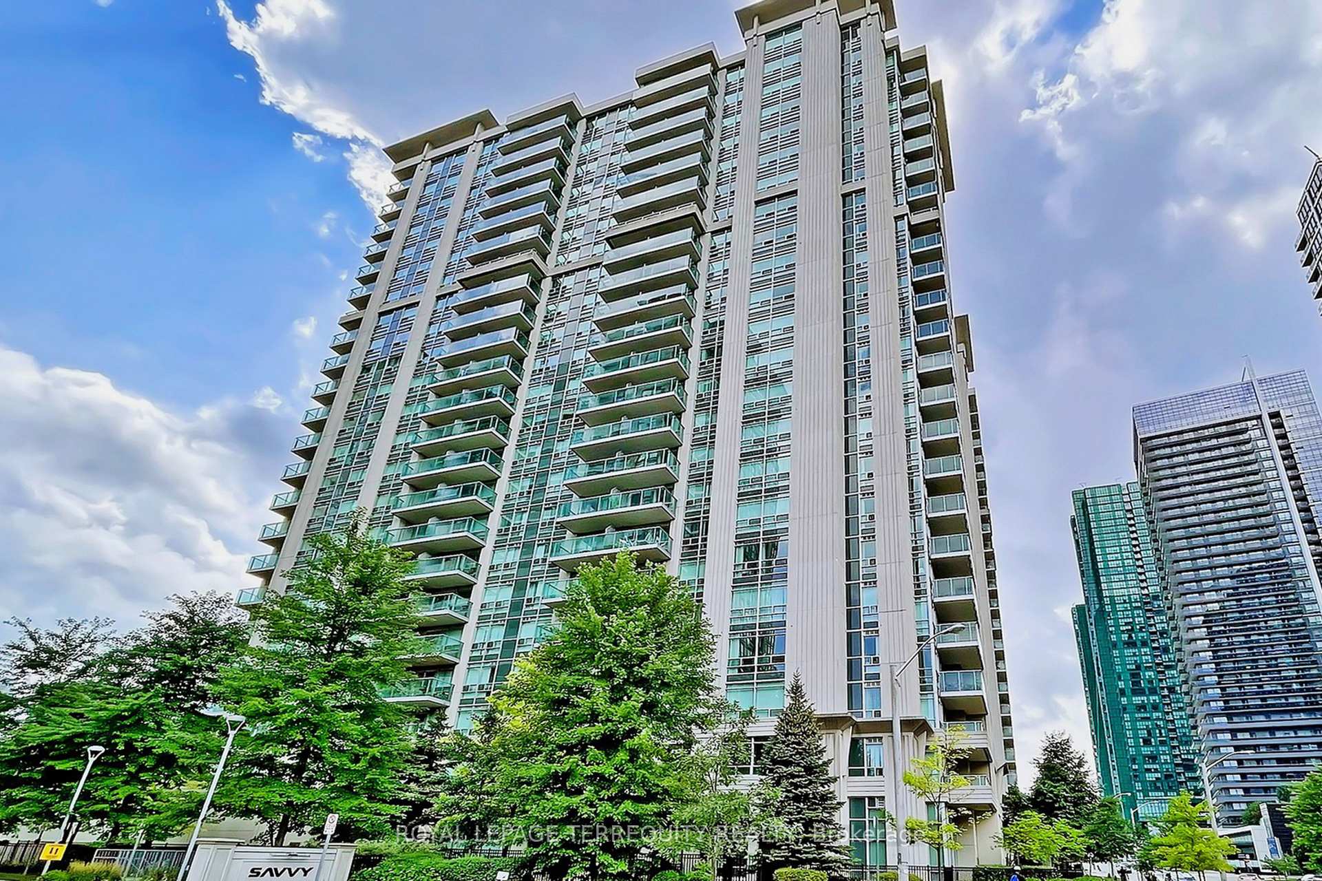 2 Bedrooms Condo at 35 Bales, Toronto For sale