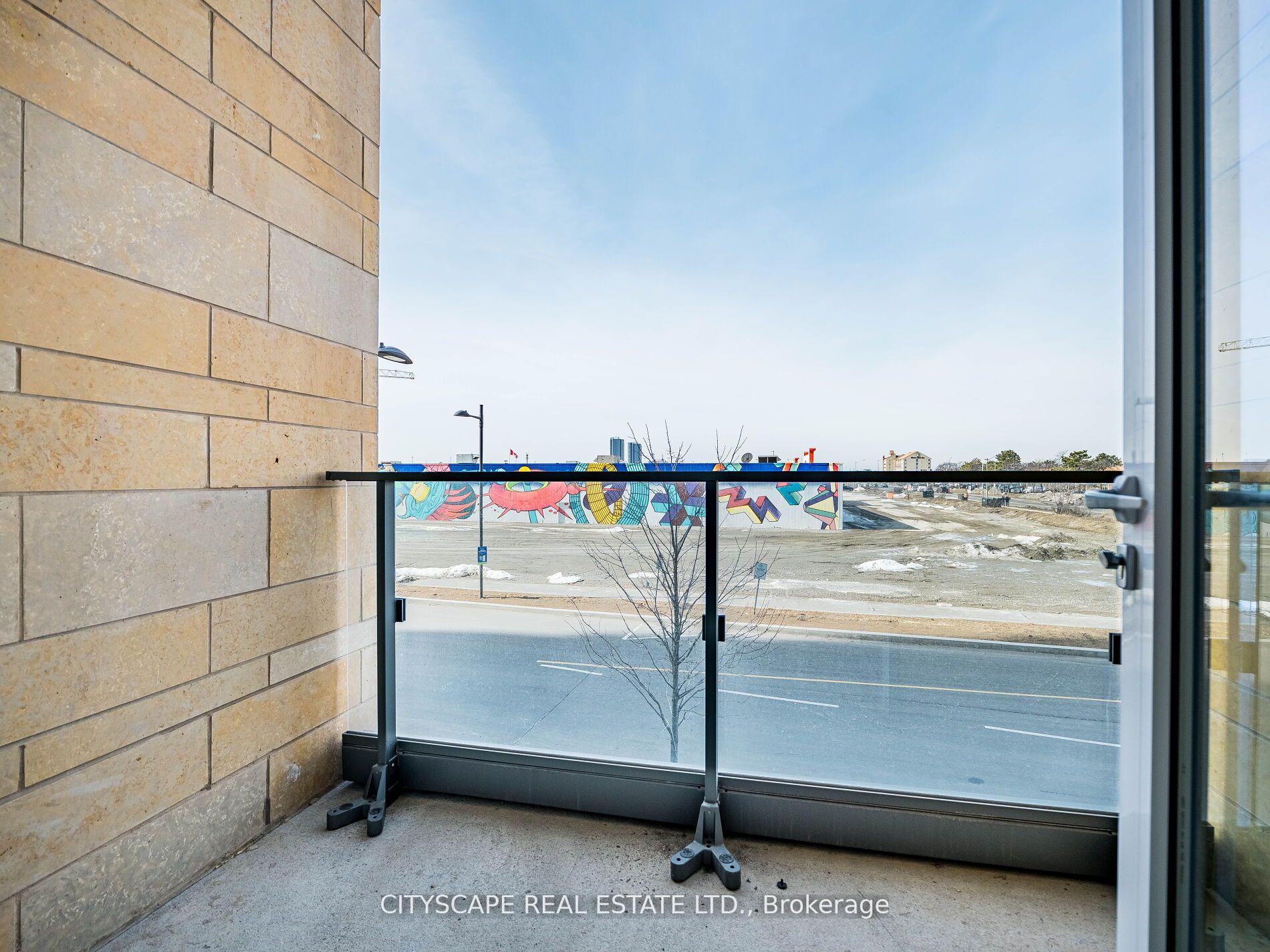 4 Bedrooms Condo at 9 Buttermill, Vaughan For sale