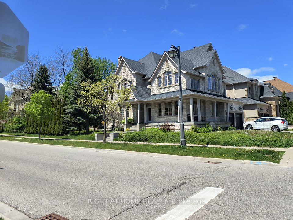 462 Worthington