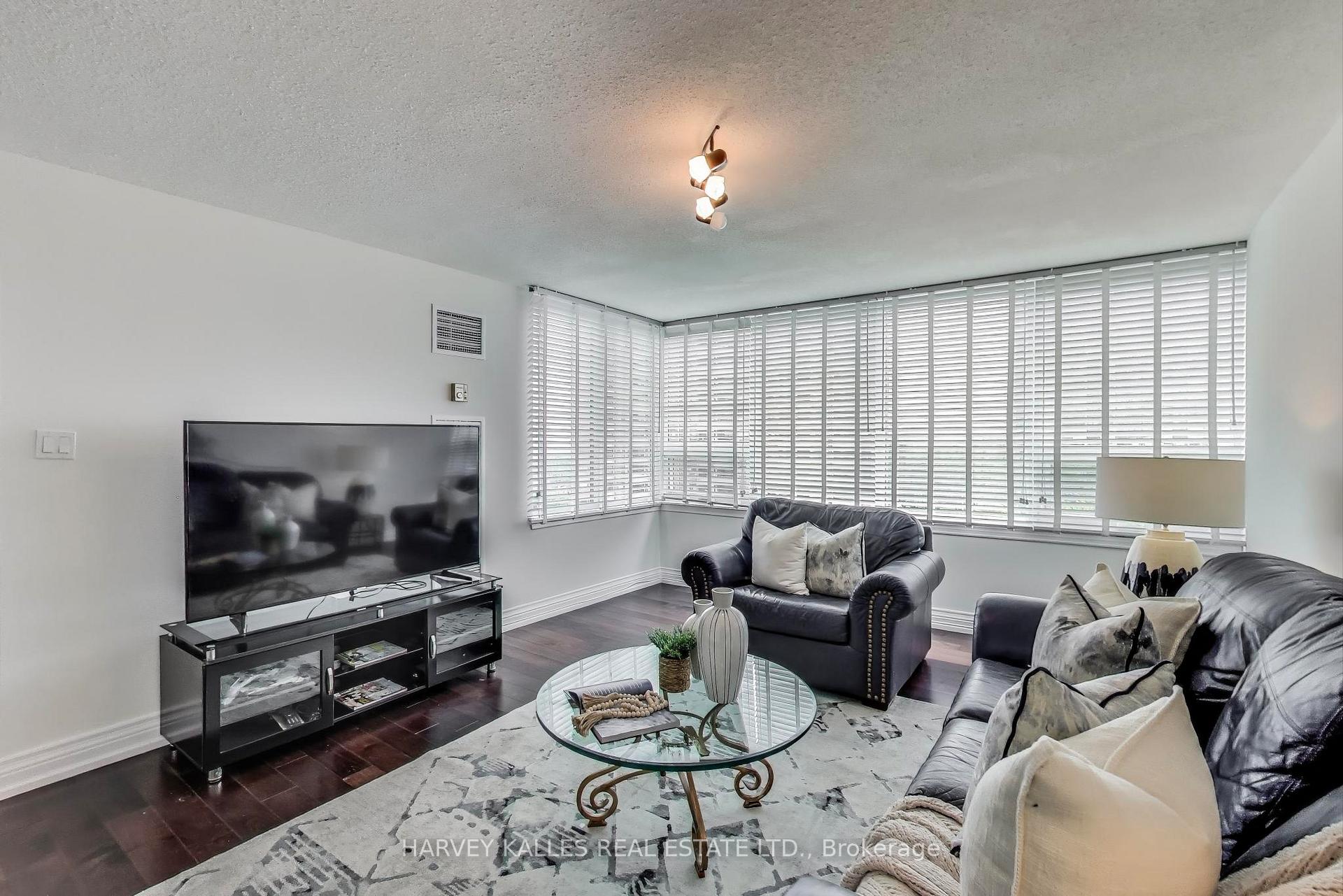 2 Bedrooms Condo at 55 Skymark, Toronto For sale