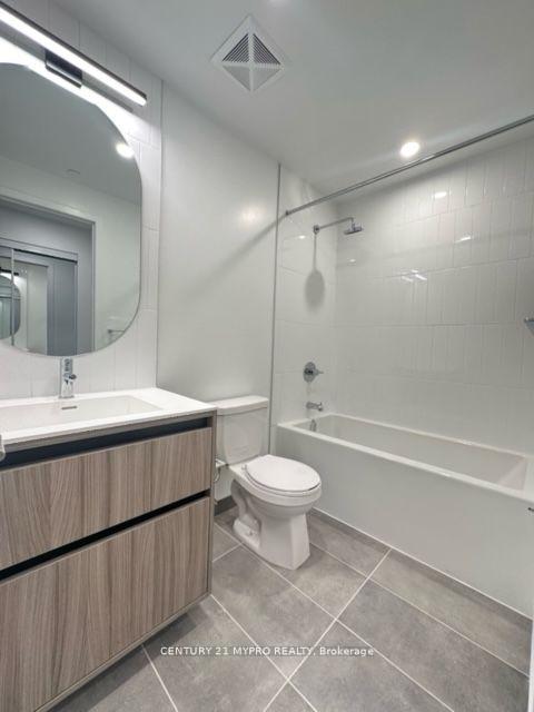 1 Bedroom Condo at 7950 Bathurst,  Vaughan For sale