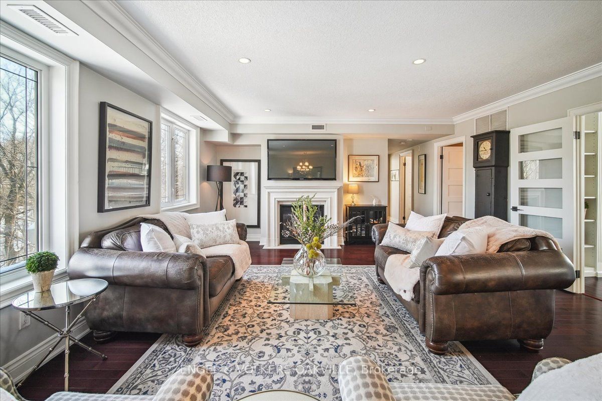 390 Upper Middle Road E, #306