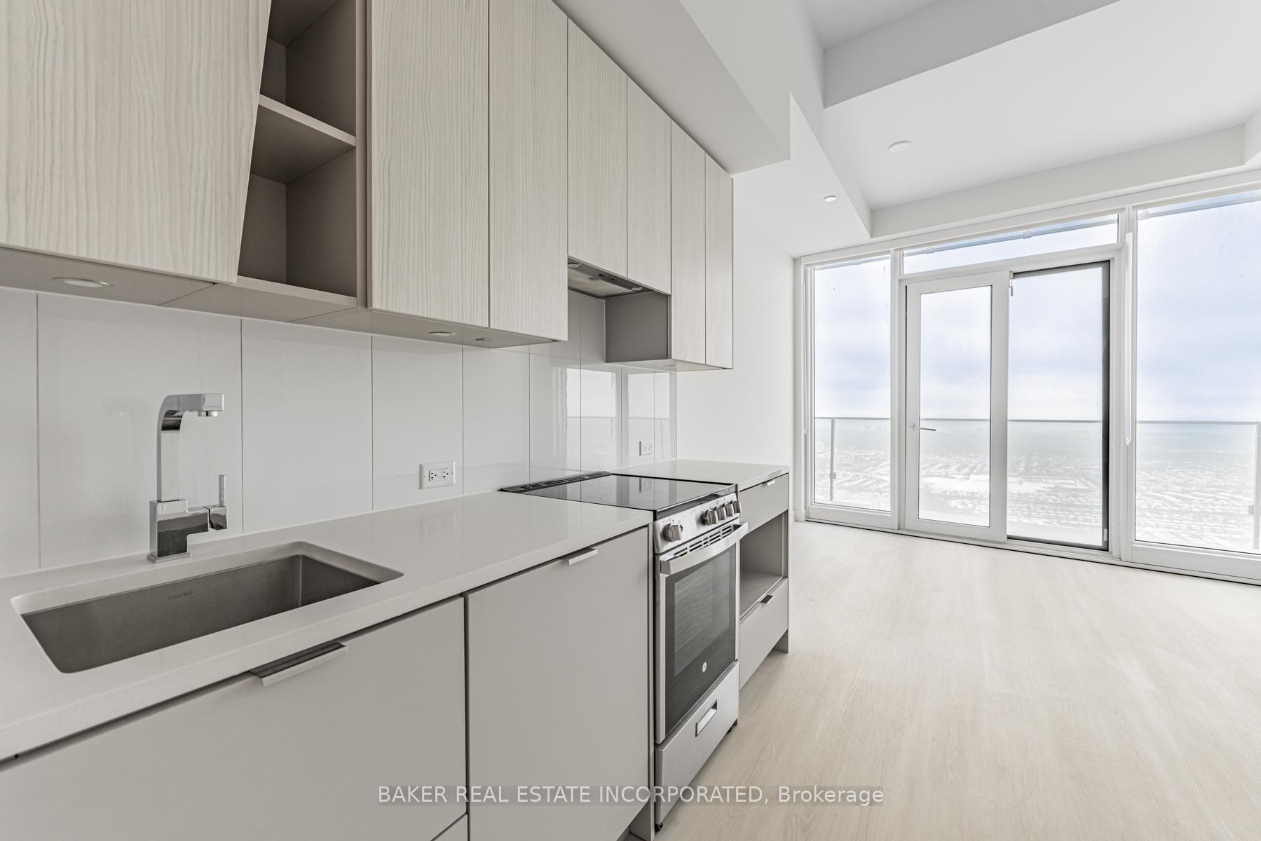 3 Bedrooms Condo at 3883 Quartz, Mississauga For sale