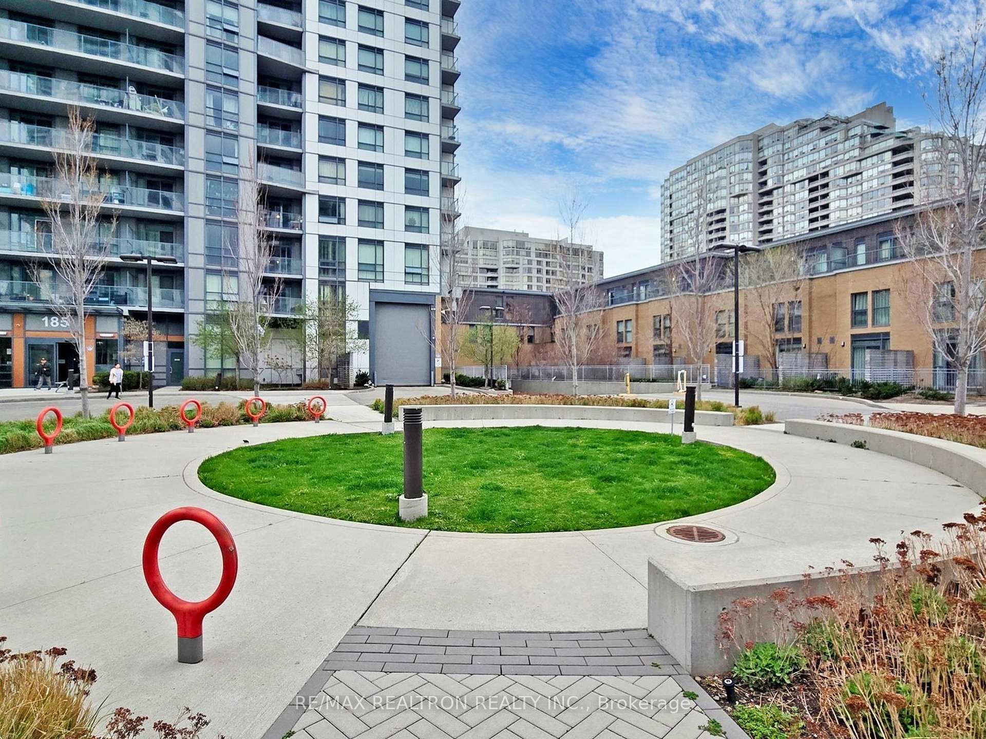 3 Bedrooms Condo at 195 Bonis, Toronto For sale