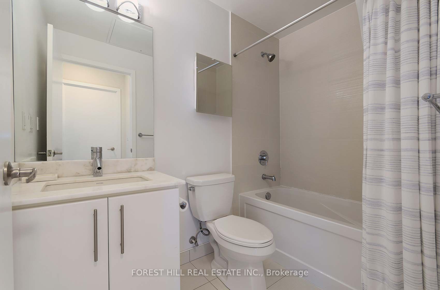 58 Orchard View Boulevard, #401