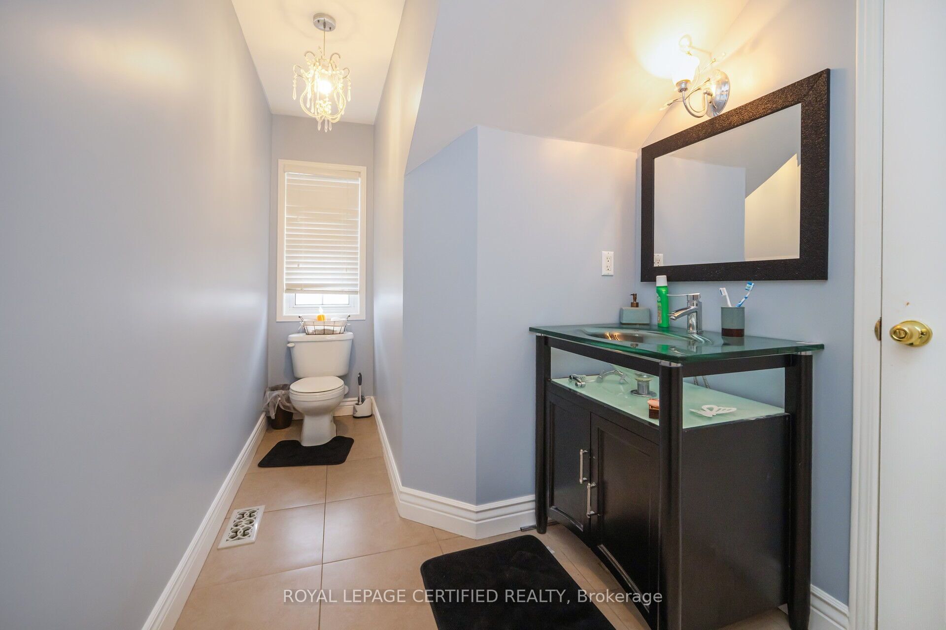 12 Sunnybrook Crescent