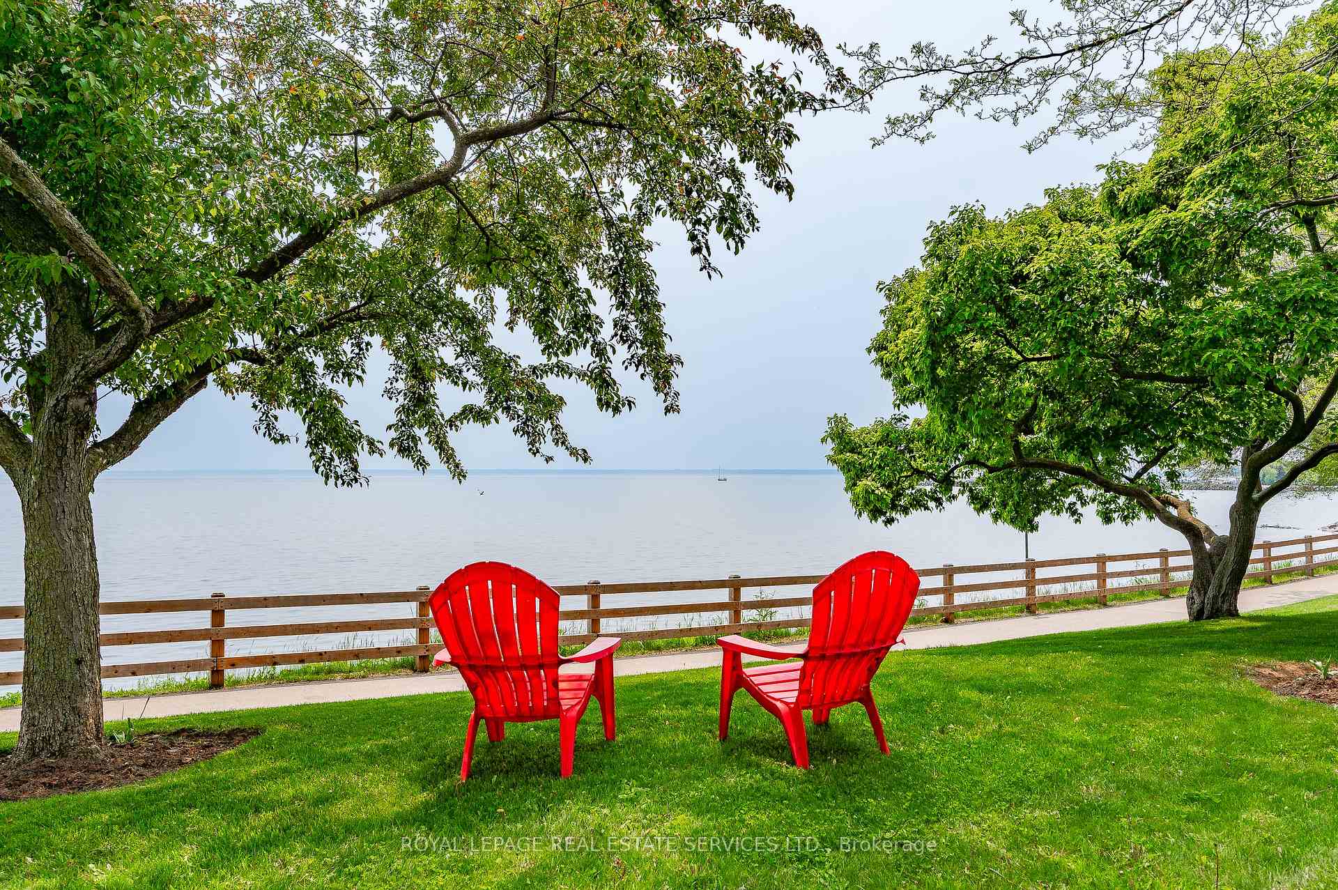 3 Bedrooms Condo at 2098 Marine, Oakville For sale