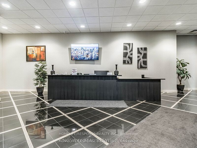 #212 - 2737 KEELE Street, Toronto, ON M3M 2E9