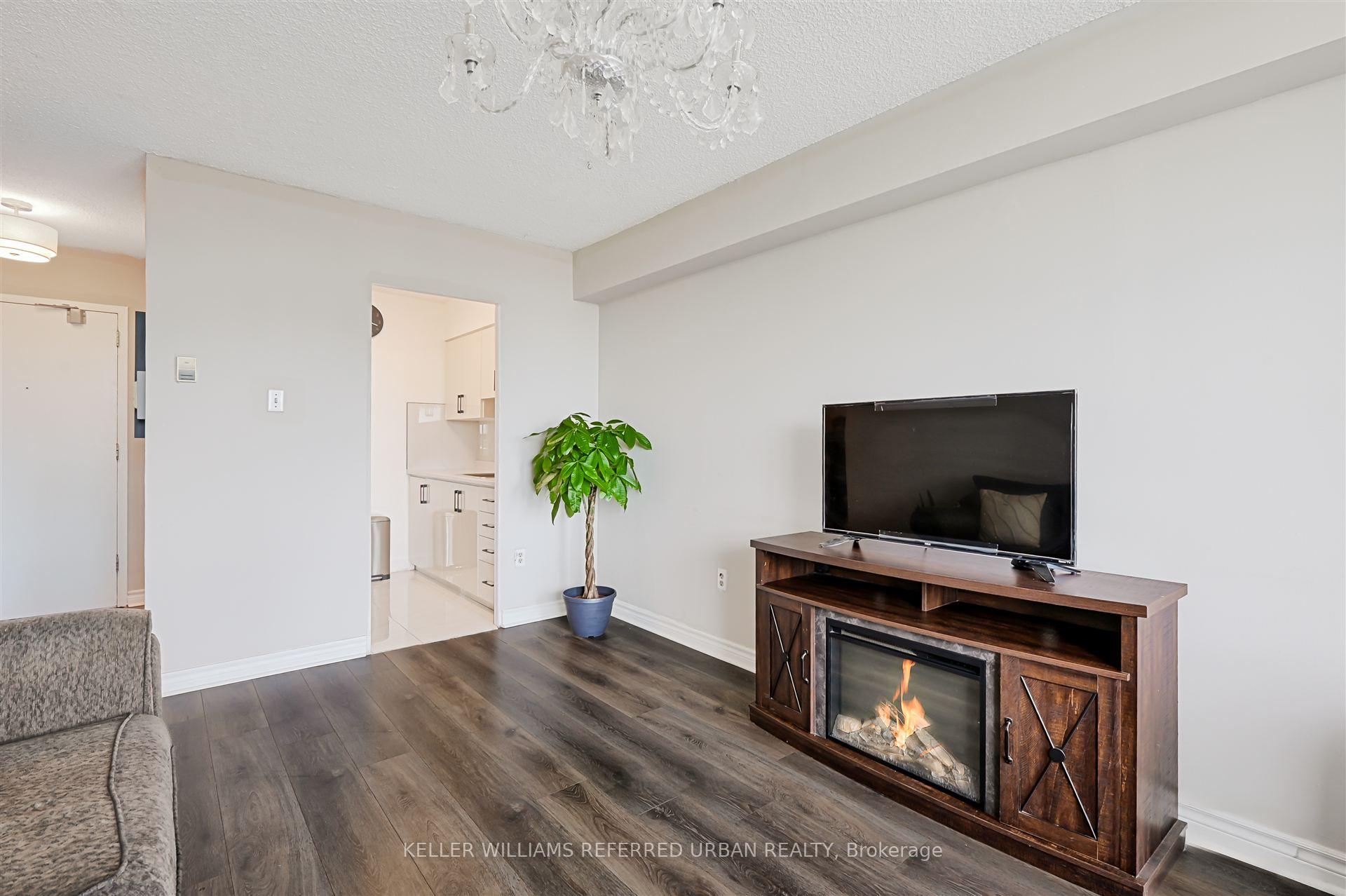 2 Bedrooms Condo at 940 Caledonia, Toronto For sale