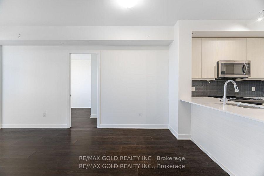 2 Bedrooms Condo at 4633 Glen Erin, Mississauga For sale