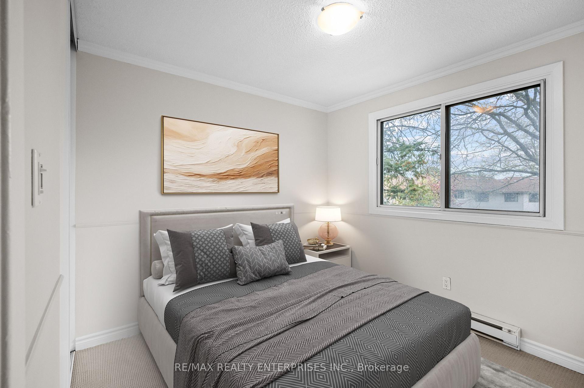 4 Bedrooms Condo at 6540 Falconer, Mississauga For sale