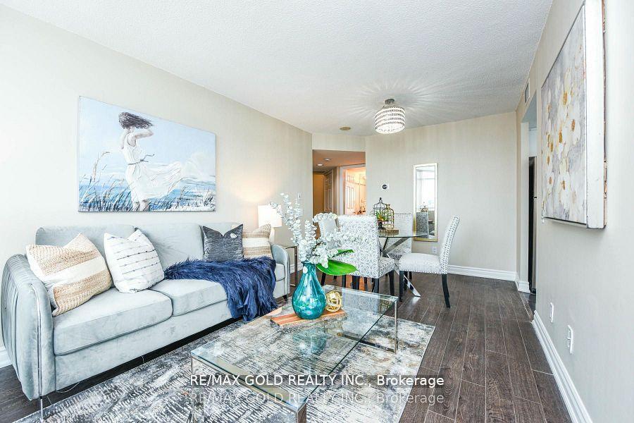 2 Bedrooms Condo at 30 Harrison Garden, Toronto For sale