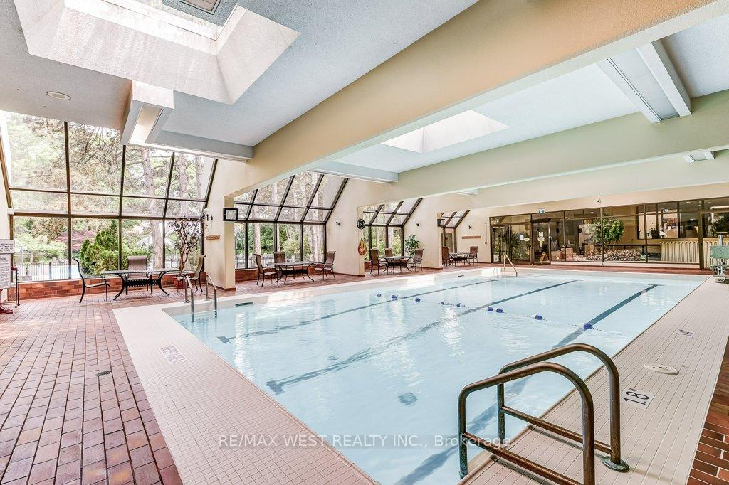 3 Bedrooms Condo at 2000 Islington, Toronto For sale