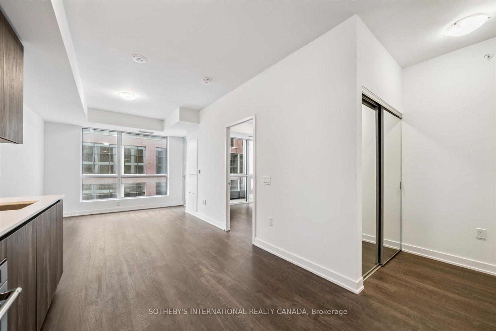2 Bedrooms Condo at 15 Richardson, Toronto For sale