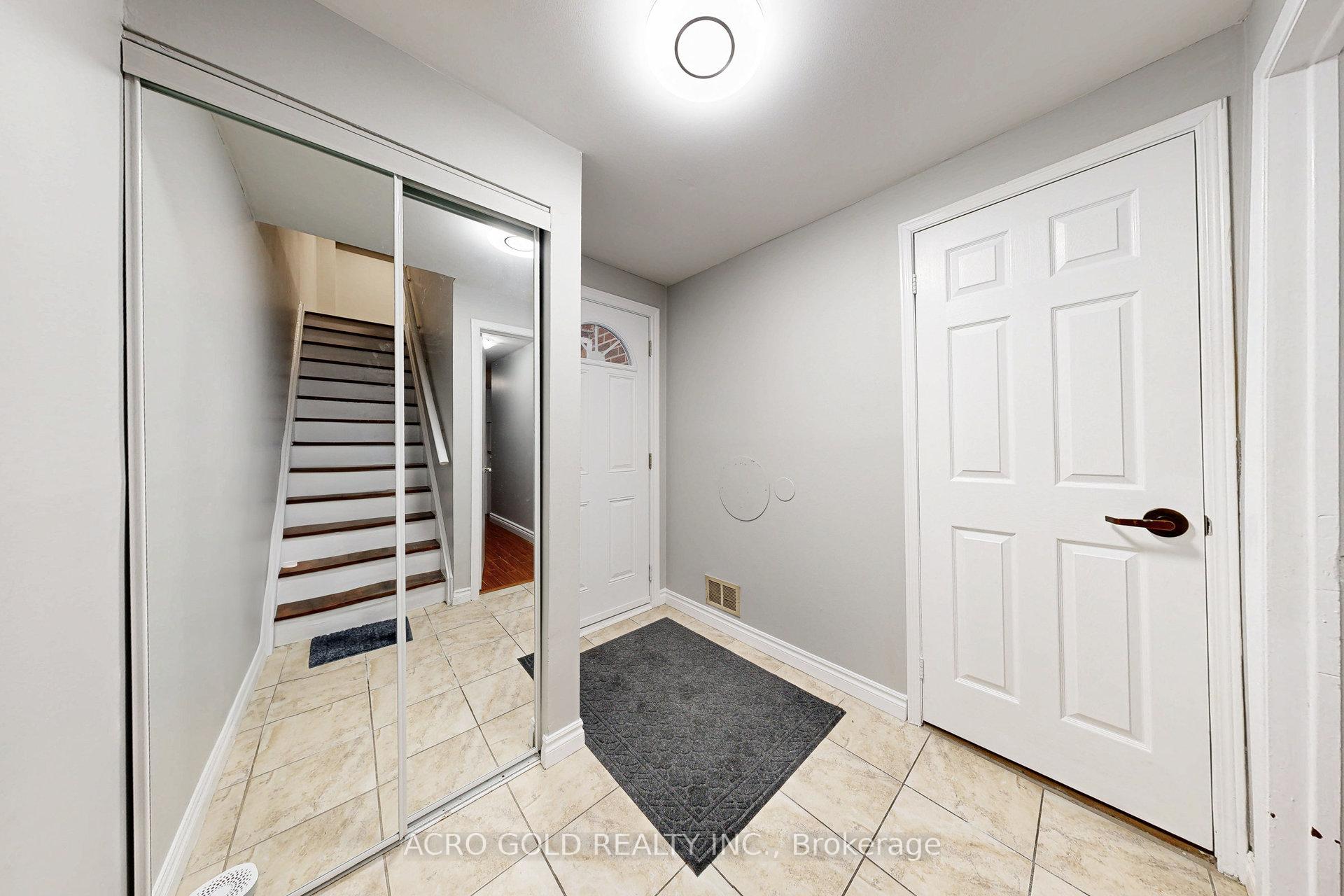 4 Bedrooms Condo at 441 Military,  Toronto For sale