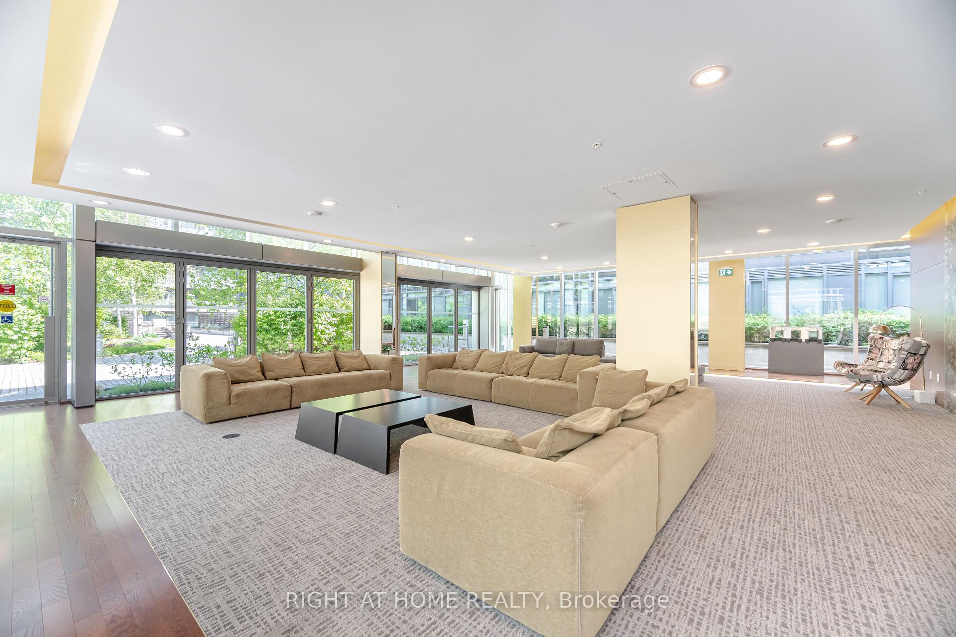 1 Bedroom Condo at 455 Front, Toronto For sale
