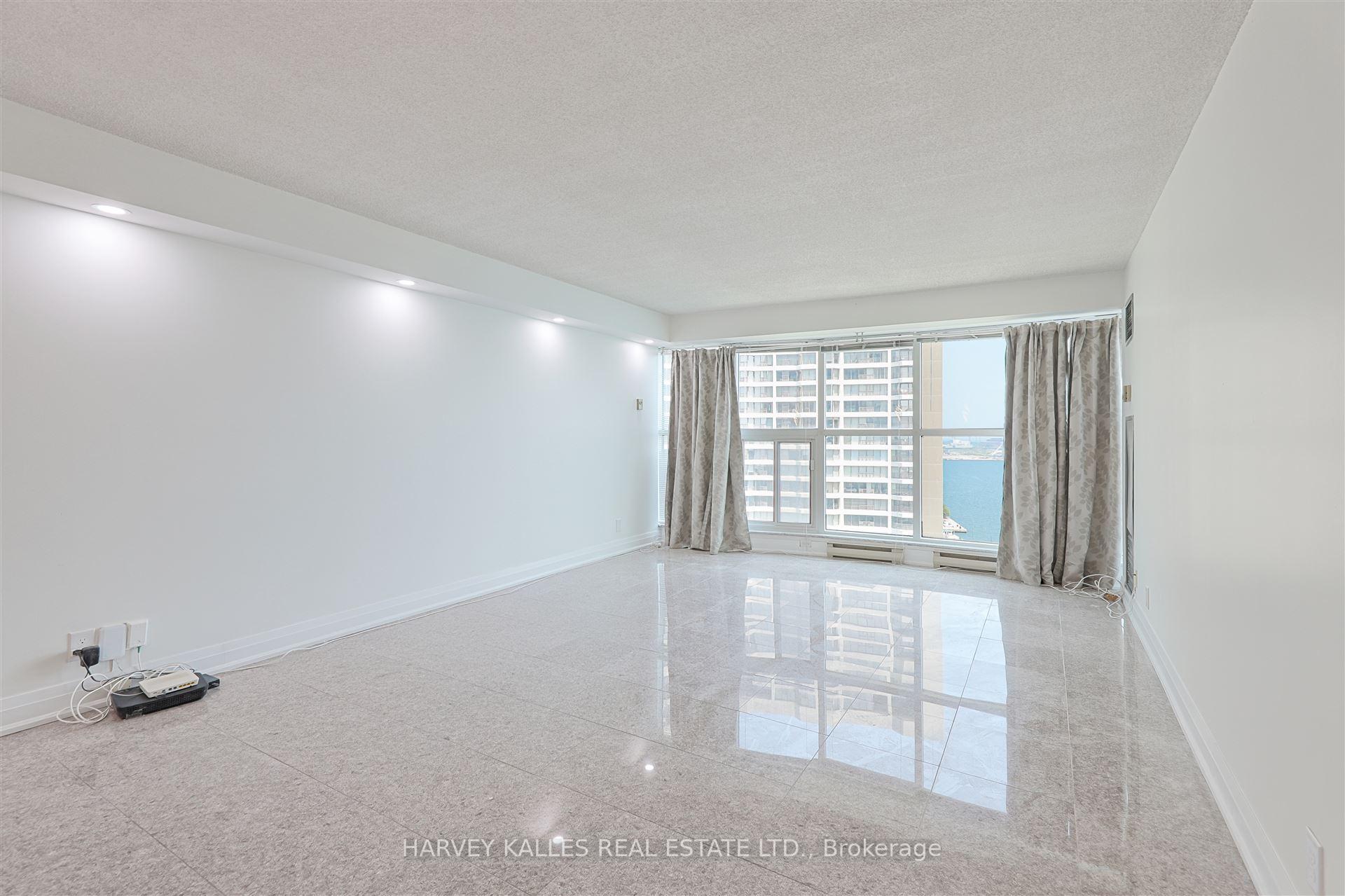 99 Harbour Square 2506