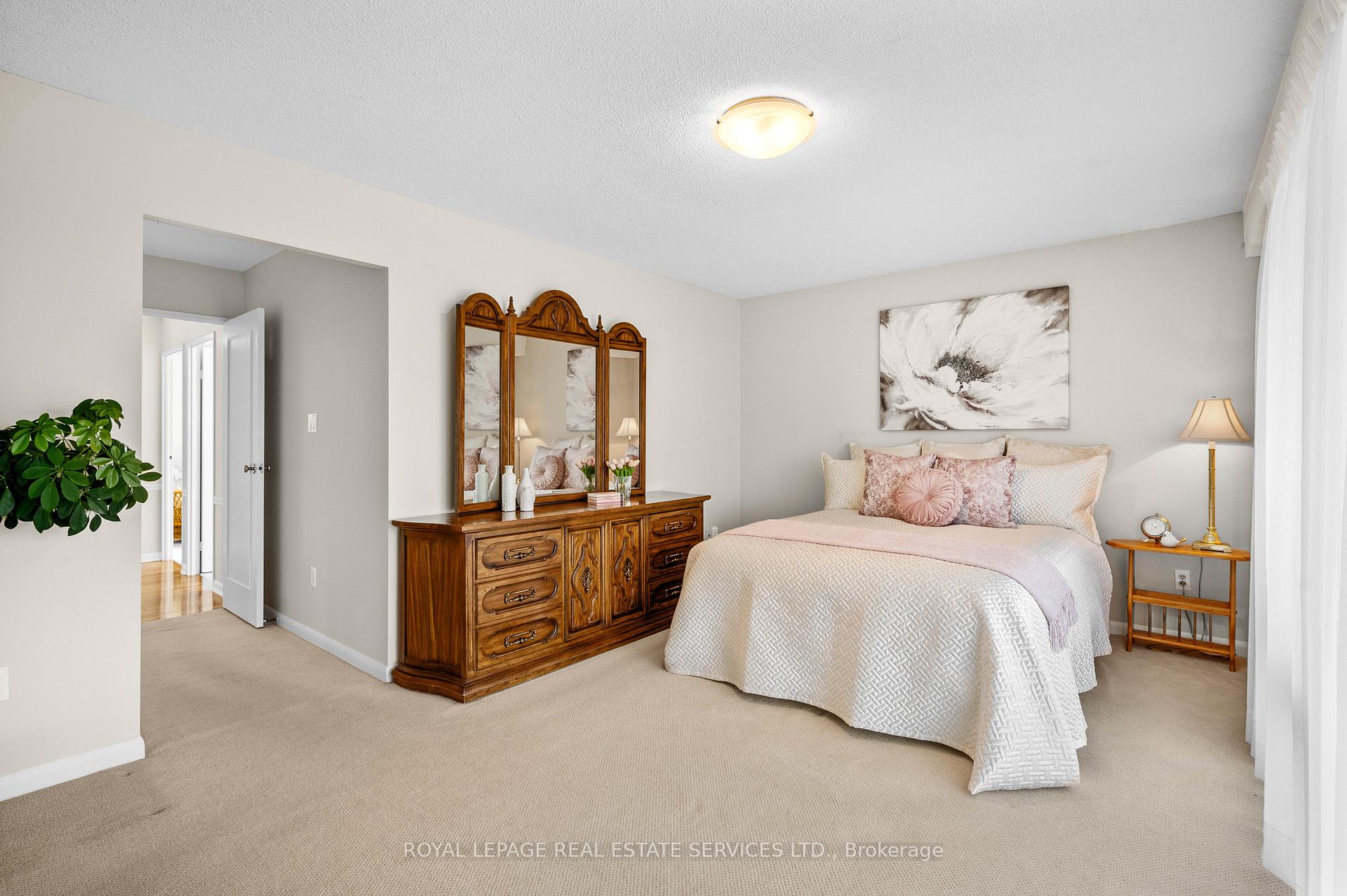 2 Bedrooms Condo at 2185 Marine,  Oakville For sale