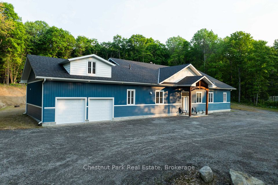 1153 Deer Lake