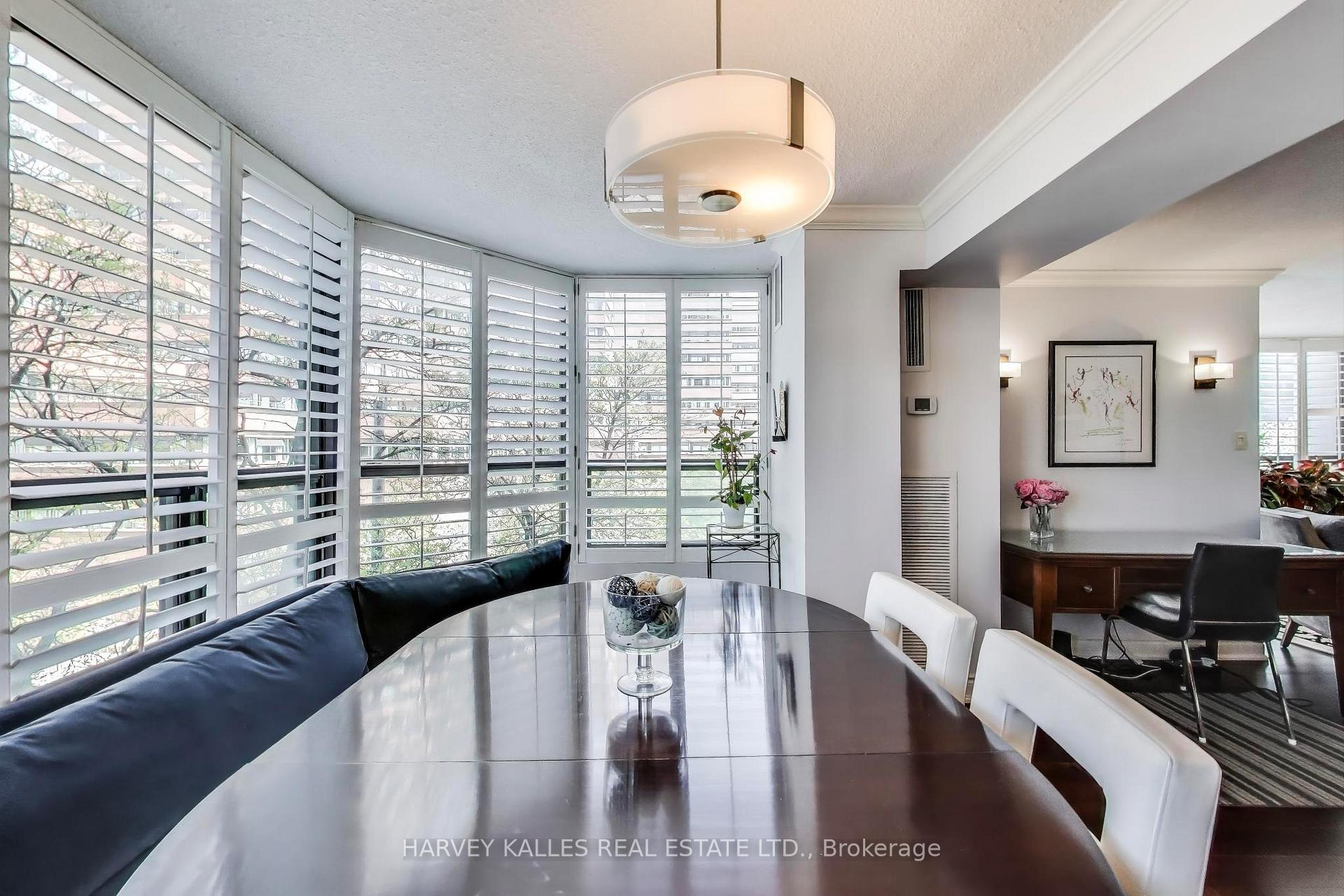 2 Bedrooms Condo at 33 Elmhurst, Toronto For sale