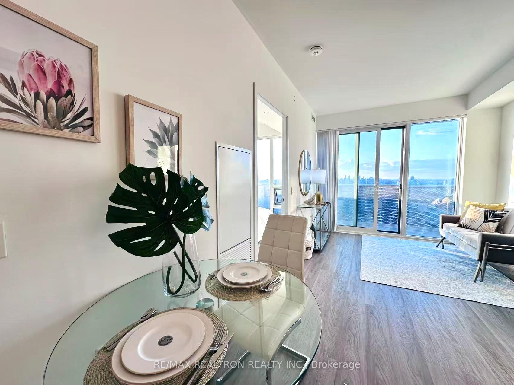 2 Bedrooms Condo at 55 Cooper, Toronto For sale
