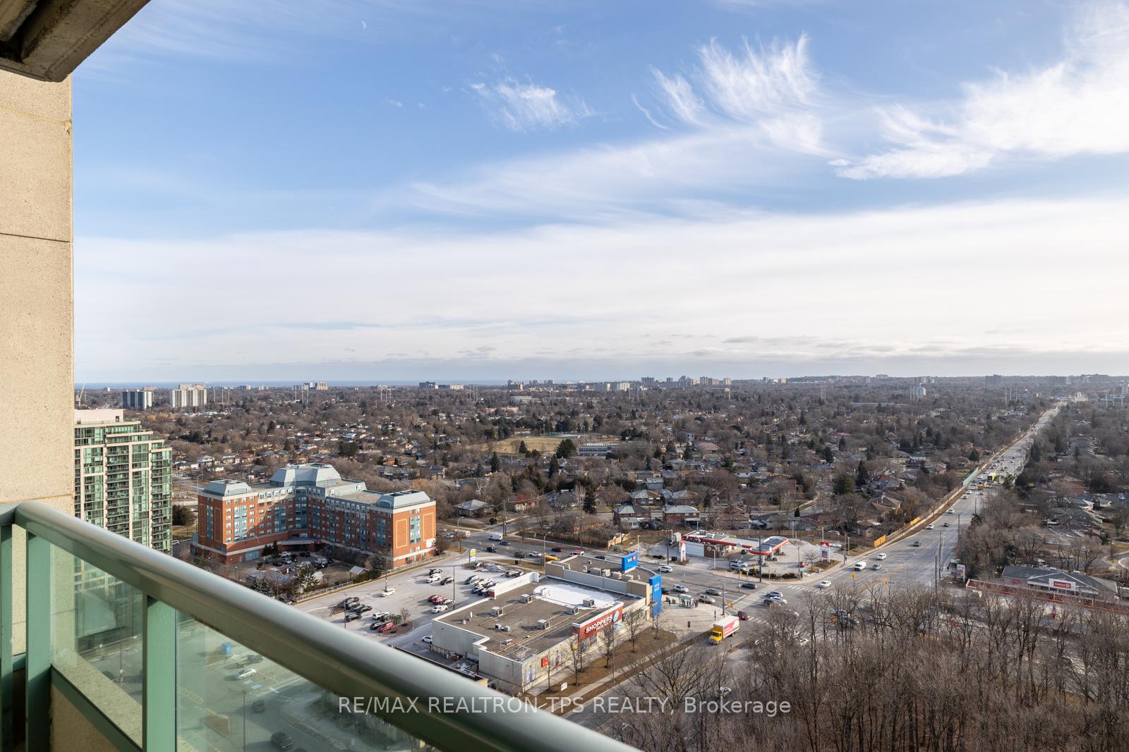 3 Bedrooms Condo at 61 Town Centre, Toronto For sale