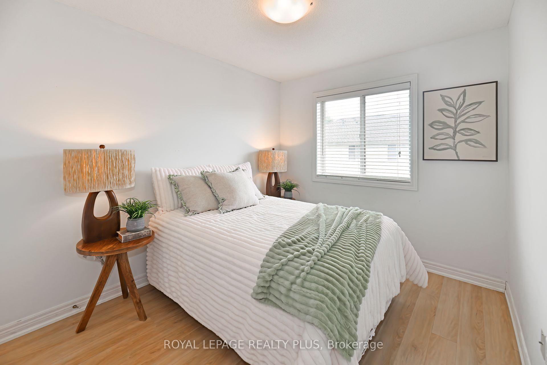 3 Bedrooms Condo at 4045 Upper Middle, Burlington For sale