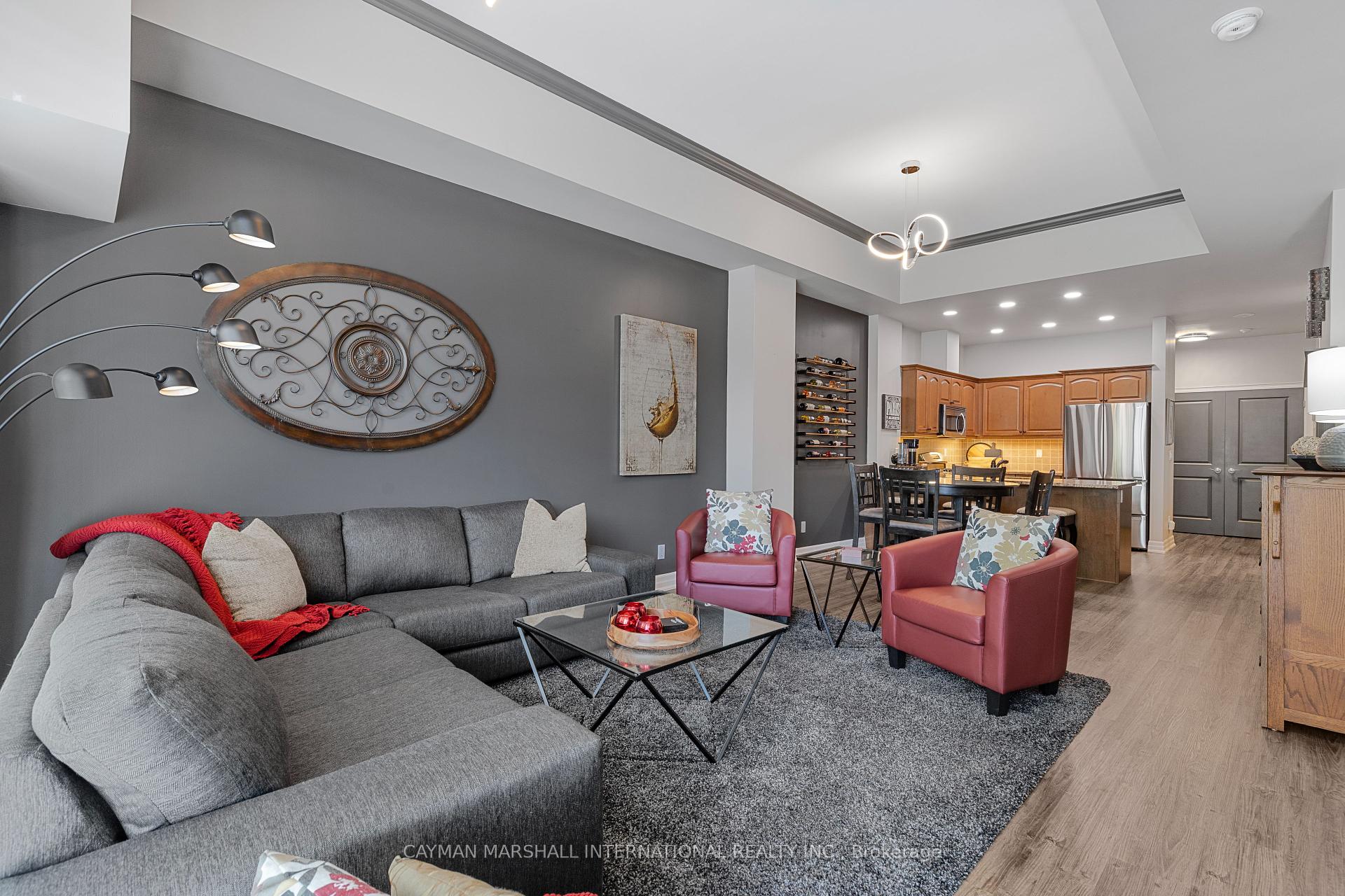2 Bedrooms Condo at 360 Pearl, Burlington For sale