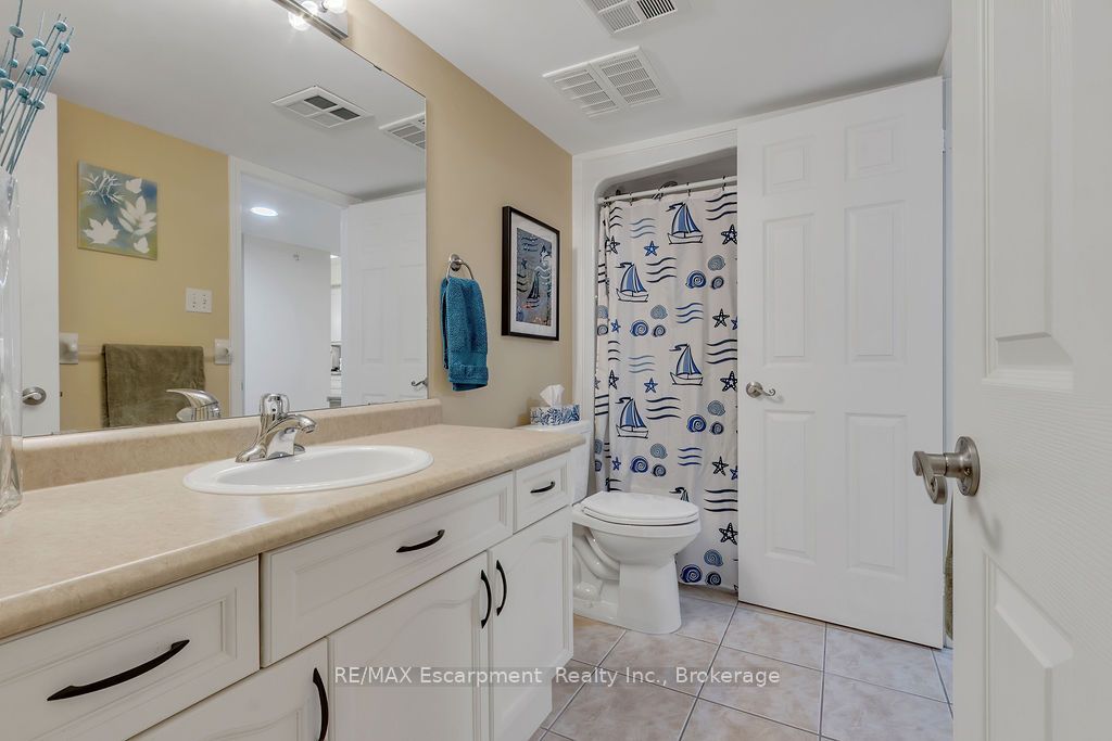 #D205 - 216 Plains Road, Burlington, ON L7T 4L2