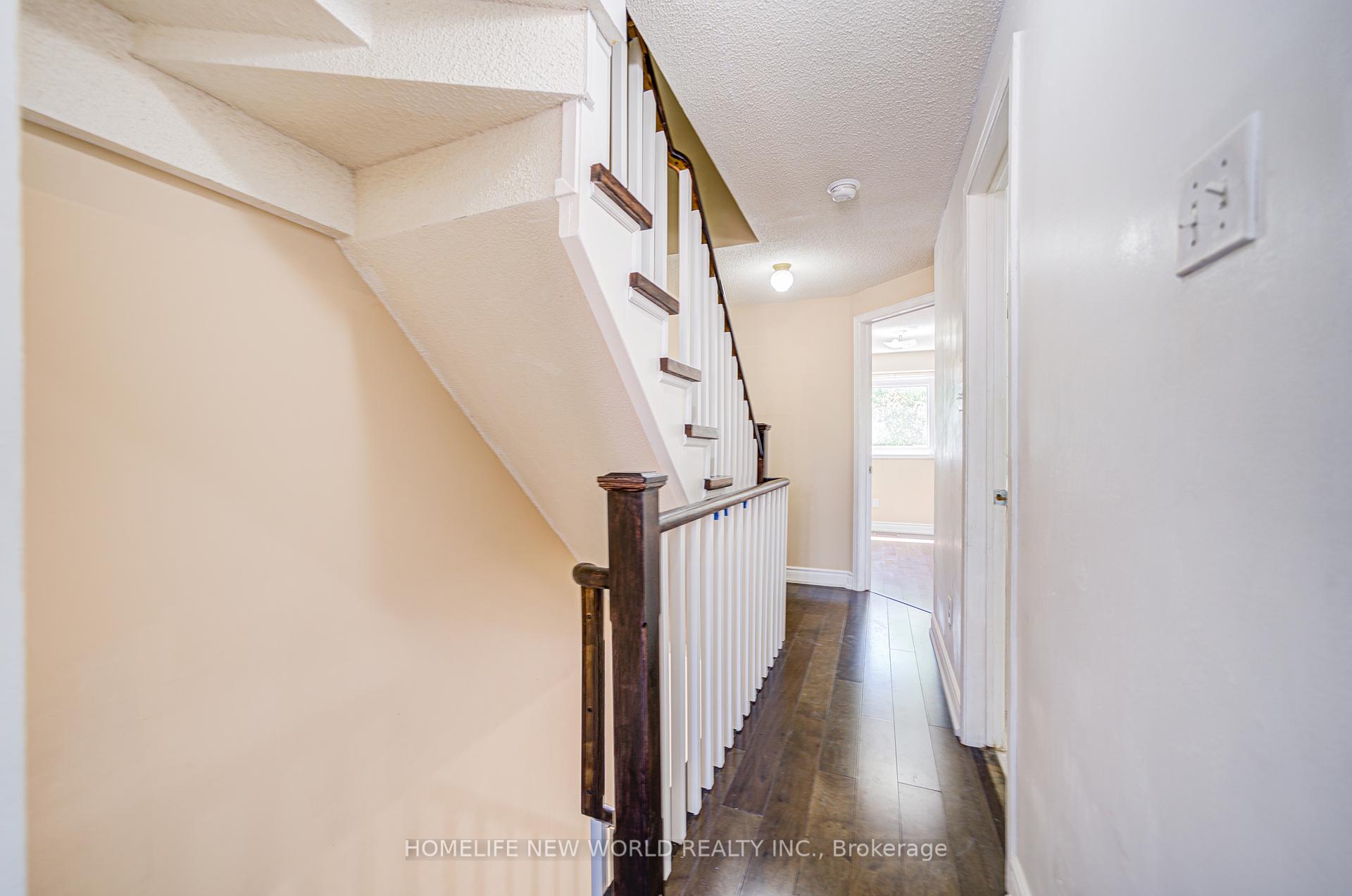 3 Bedrooms Condo at 3895 Doug Leavens, Mississauga For sale