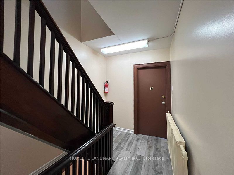 2398 Bloor Street W, #Apt 1