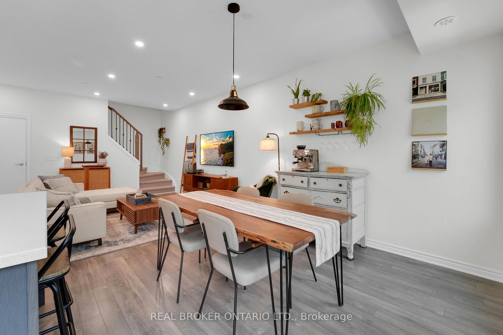 2 Bedrooms Condo at 100 Long Branch, Toronto For sale