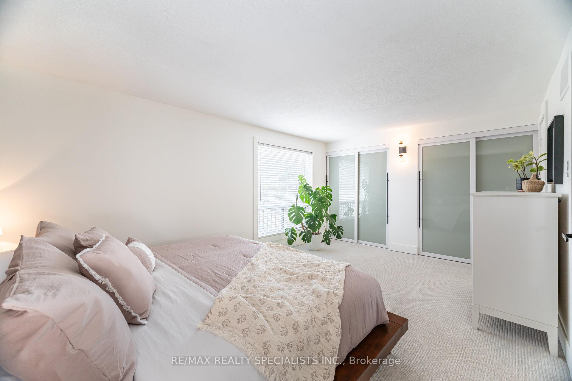 3 Bedrooms Condo at 7077 Estoril,  Mississauga For sale