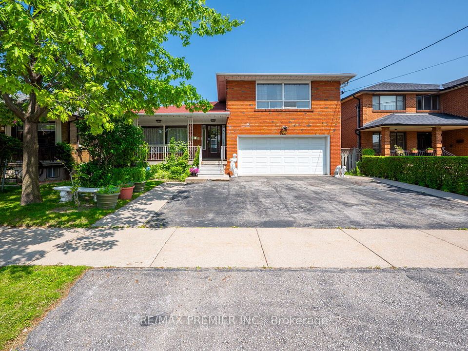 30 Lilac Avenue, Toronto, ON M9M 1G3