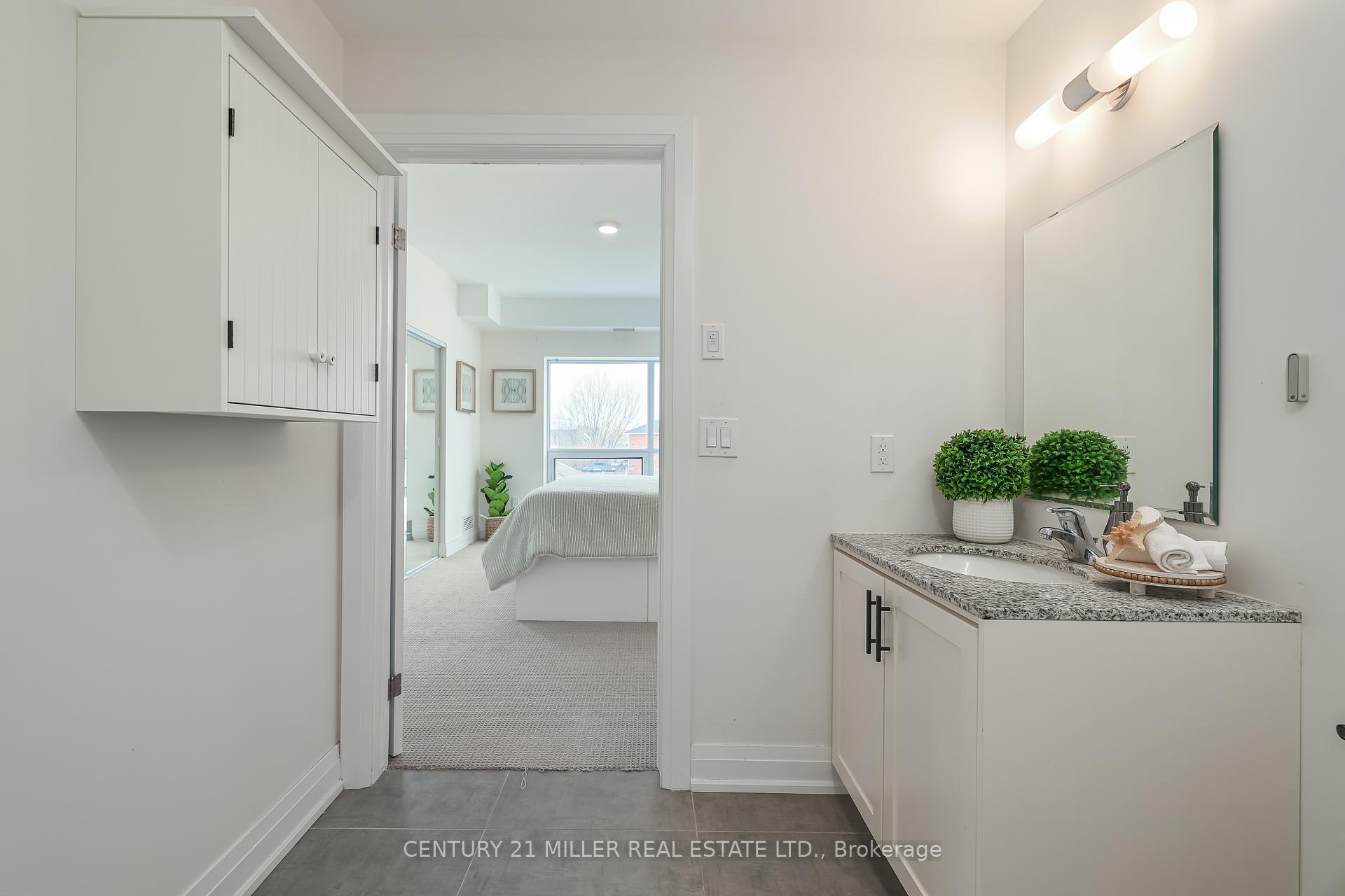 2 Bedrooms Condo at 4040 Upper Middle, Burlington For sale