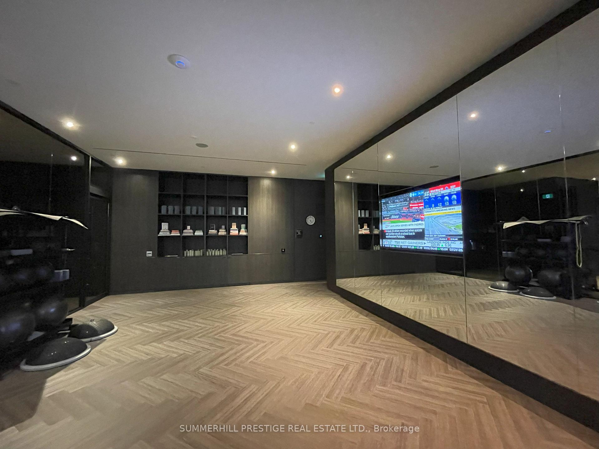 2 Bedrooms Condo at 11 Yorkville, Toronto For sale