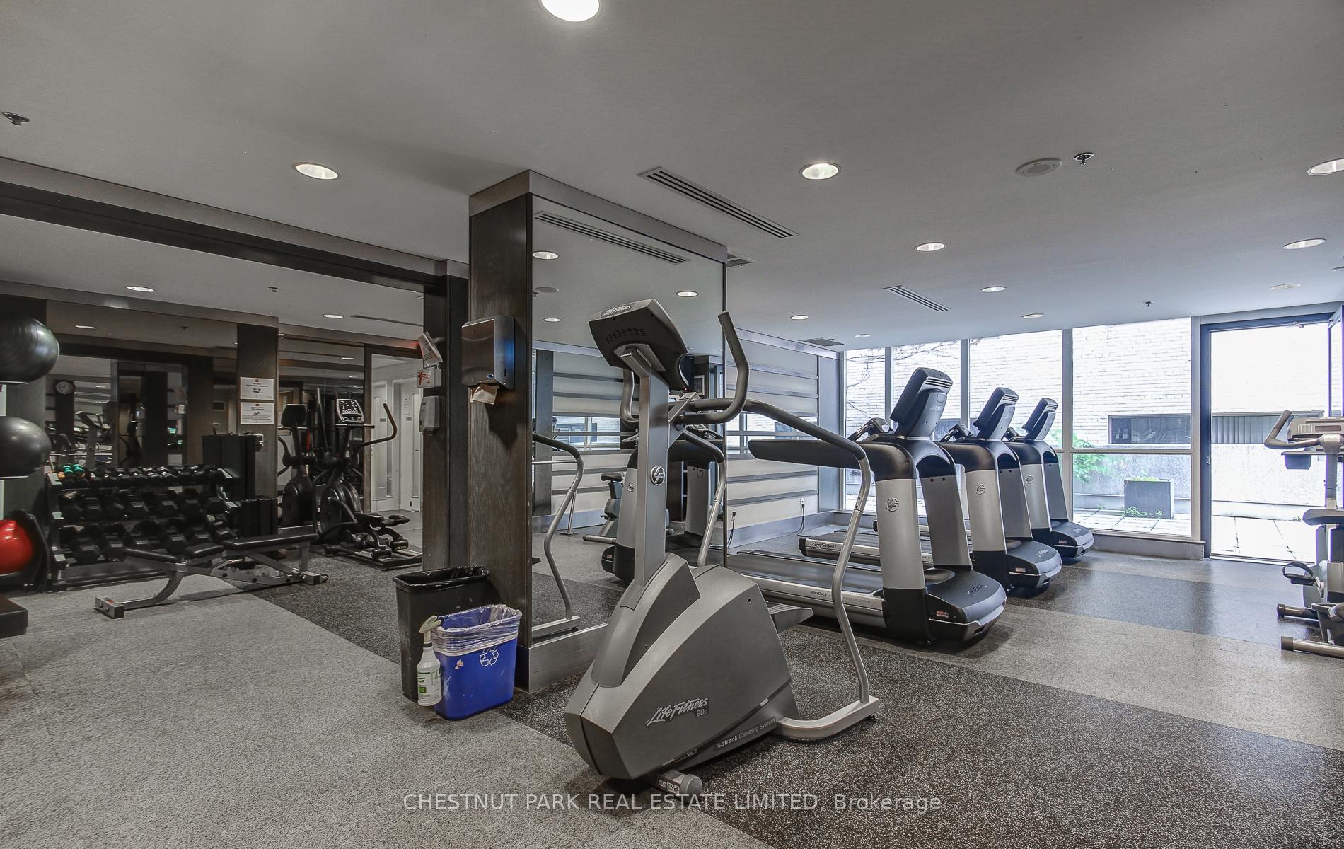 2 Bedrooms Condo at 25 Carlton, Toronto For sale