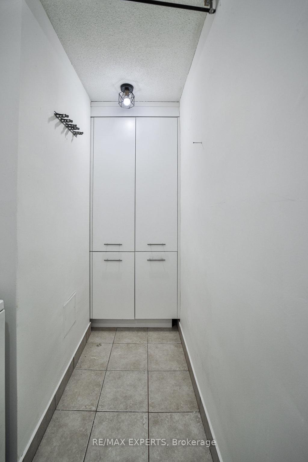 2 Bedrooms Condo at 551 The West Mall,  Toronto For sale