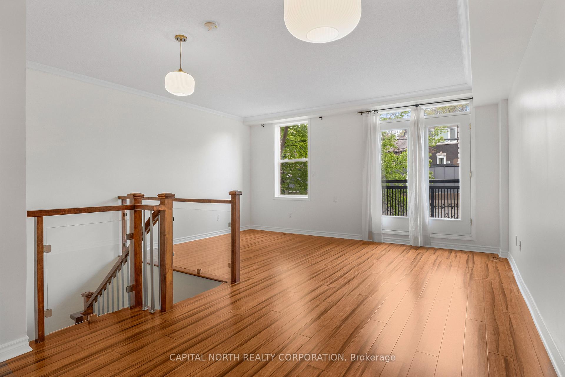 3 Bedrooms Condo at 51 Halton, Toronto For sale