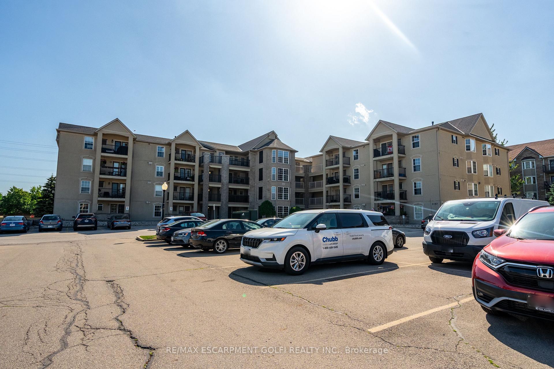 1 Bedroom Condo at 1451 Walker’s, Burlington For sale