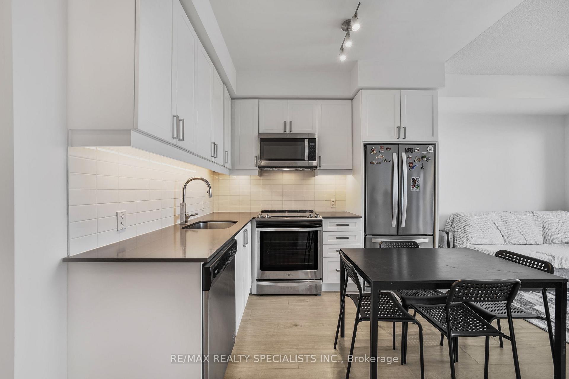 1 Bedroom Condo at 8 Nahani,  Mississauga For sale