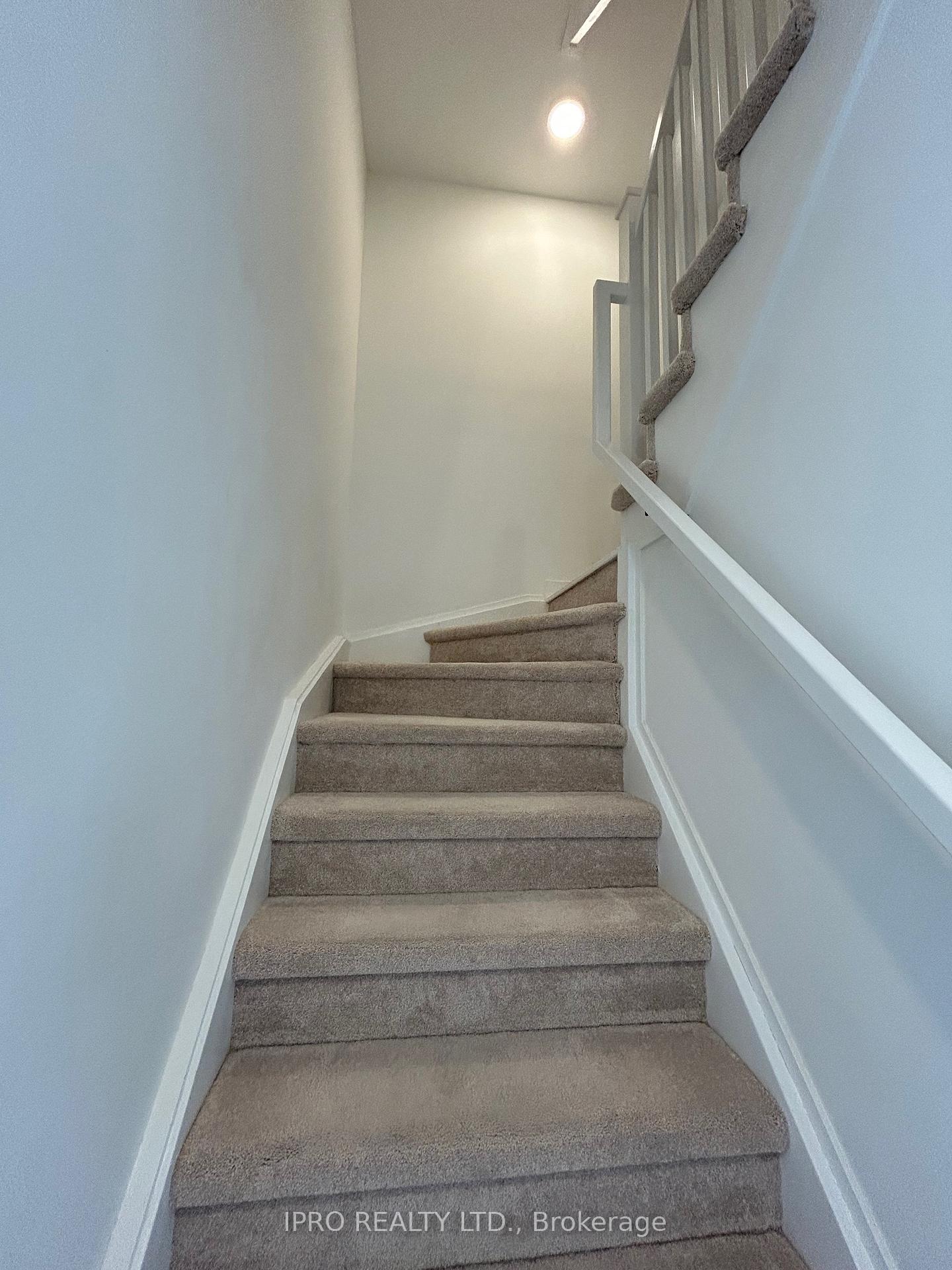 3 Bedrooms Condo at 1095 Cooke, Burlington For sale