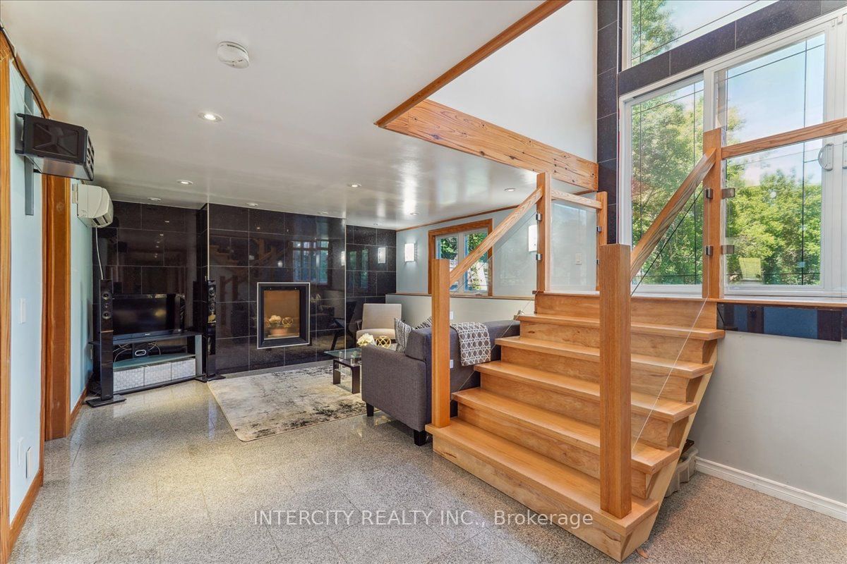 3505 Cochrane Street