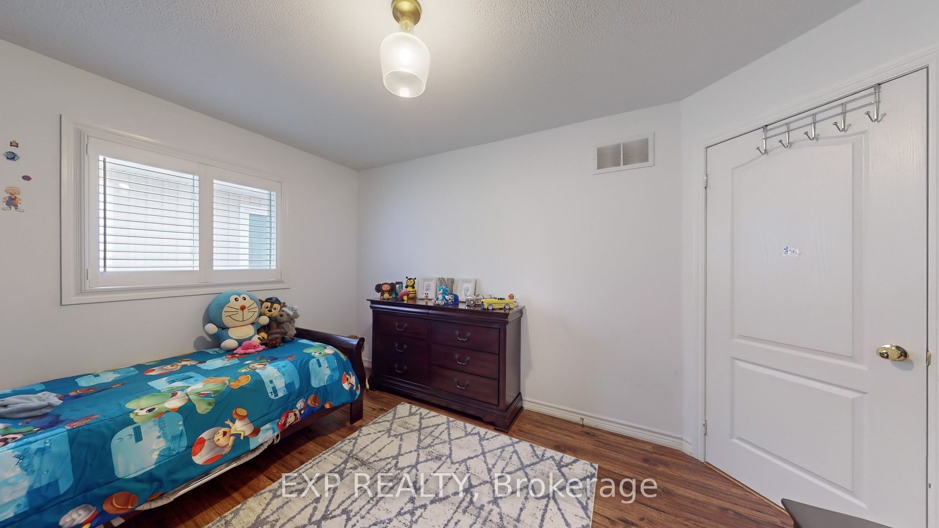 136 Donald Stewart Crescent