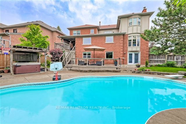 852 Norwick Road