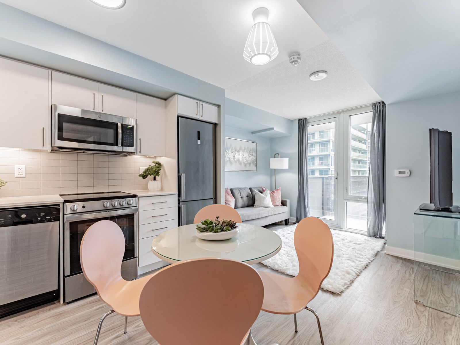 38 Monte Kwinter Court 902